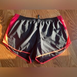 NIKE TEMPO RUNNING SHORTS